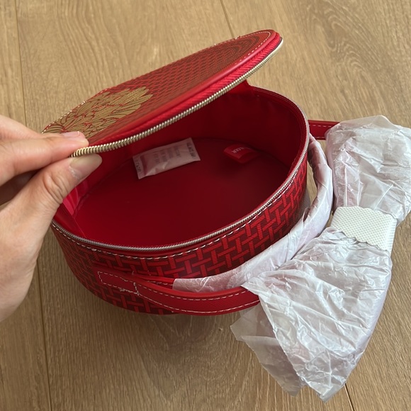 Estée Lauder cosmetic bag crossbody - Picture 4 of 4